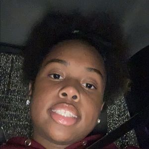 Meet your Posher, Ella